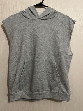 Sleeveless Gray Hooded Sweatshirt